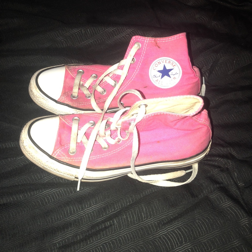 Pink Converse - Picture 4 of 6